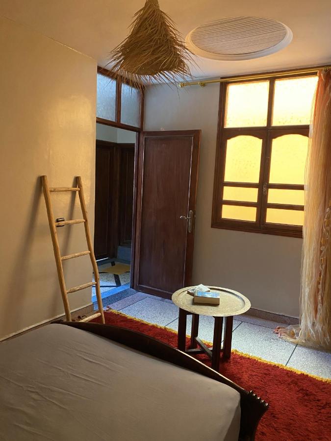 Emallayan Hostel Имсуане Екстериор снимка
